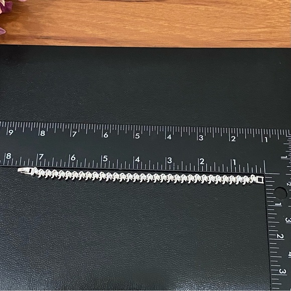 Unsigned Silver-tone CZ 7.5” Tennis Bracelet 19.6g - Picture 11 of 14